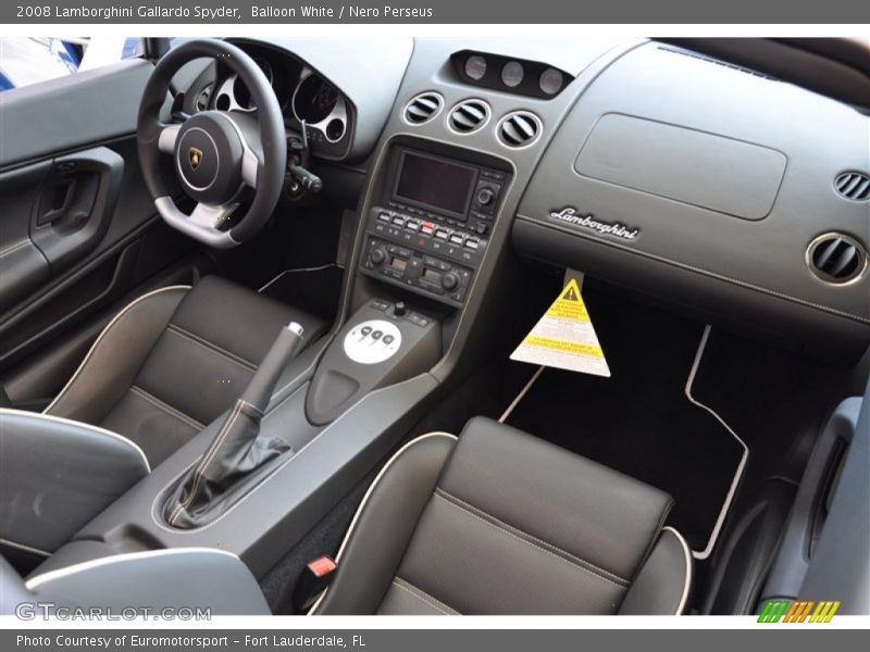 Dashboard of 2008 Gallardo Spyder