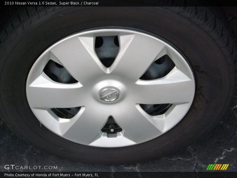 Super Black / Charcoal 2010 Nissan Versa 1.6 Sedan