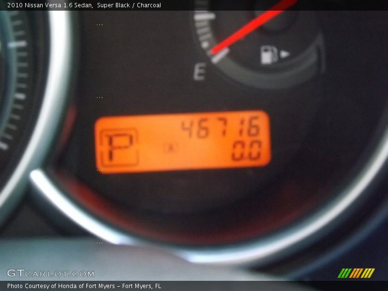 Super Black / Charcoal 2010 Nissan Versa 1.6 Sedan