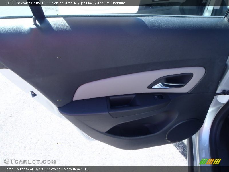 Silver Ice Metallic / Jet Black/Medium Titanium 2013 Chevrolet Cruze LS