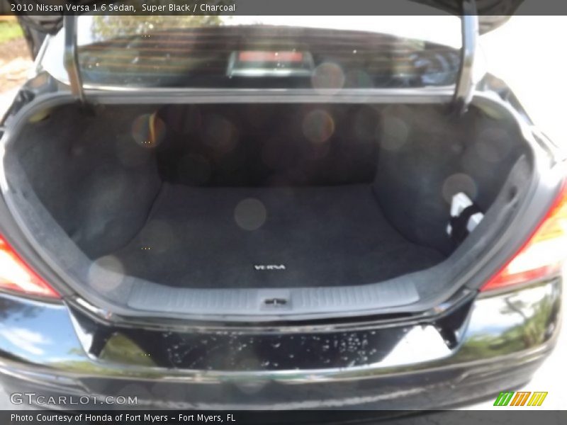 Super Black / Charcoal 2010 Nissan Versa 1.6 Sedan