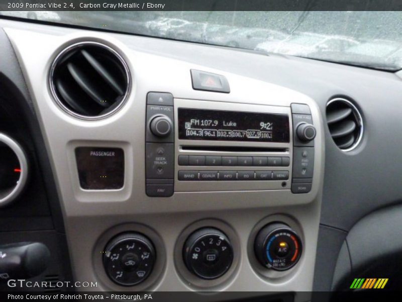 Carbon Gray Metallic / Ebony 2009 Pontiac Vibe 2.4