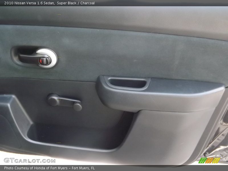 Super Black / Charcoal 2010 Nissan Versa 1.6 Sedan