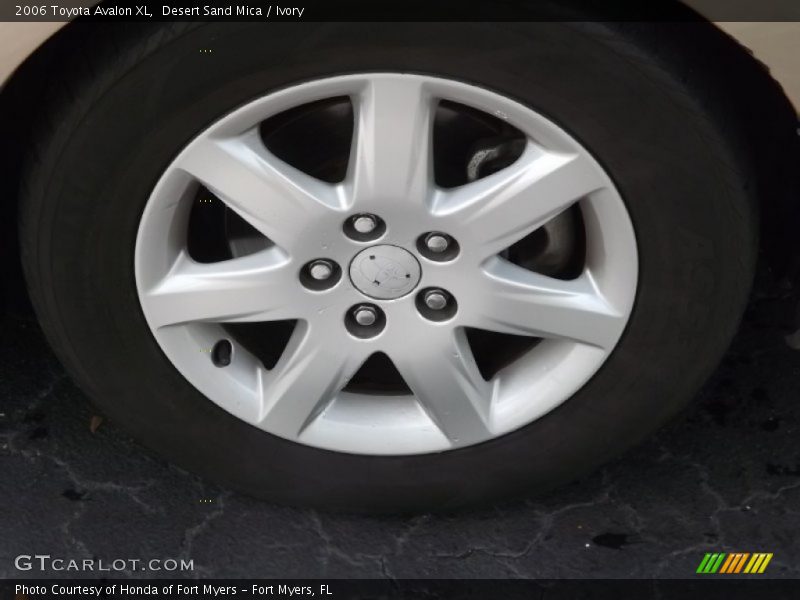 Desert Sand Mica / Ivory 2006 Toyota Avalon XL