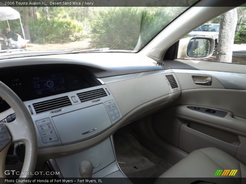 Desert Sand Mica / Ivory 2006 Toyota Avalon XL
