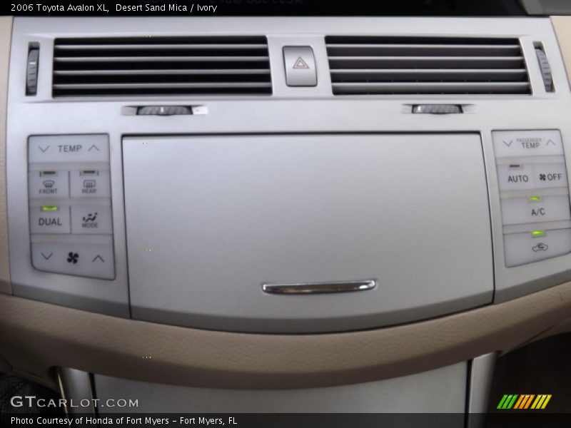 Desert Sand Mica / Ivory 2006 Toyota Avalon XL