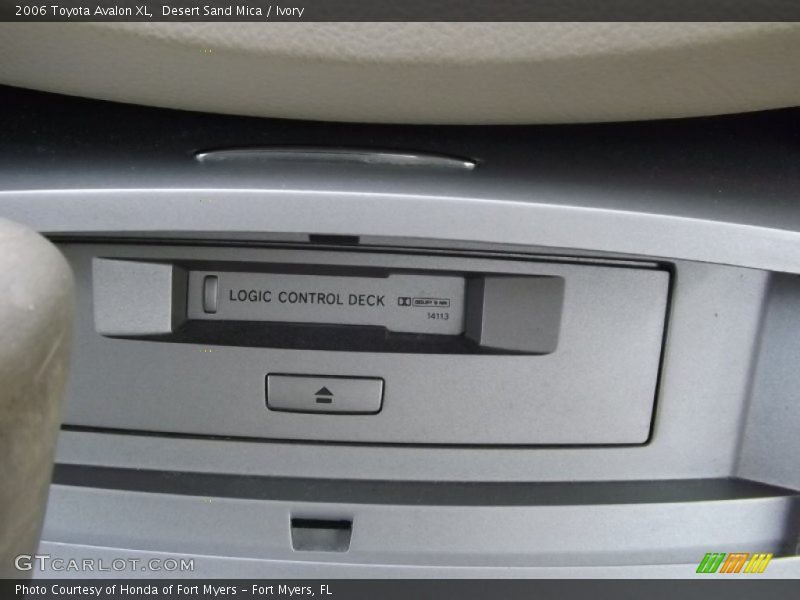 Desert Sand Mica / Ivory 2006 Toyota Avalon XL