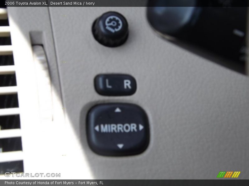 Desert Sand Mica / Ivory 2006 Toyota Avalon XL