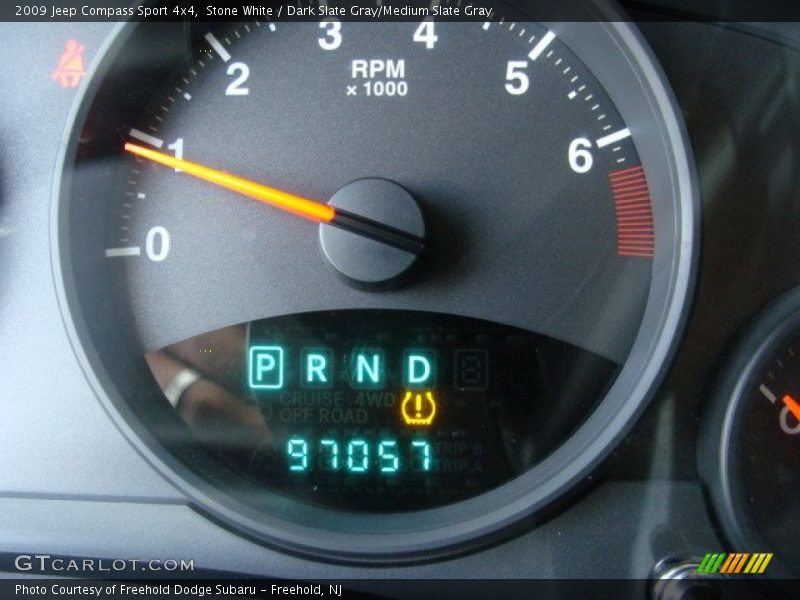 Stone White / Dark Slate Gray/Medium Slate Gray 2009 Jeep Compass Sport 4x4