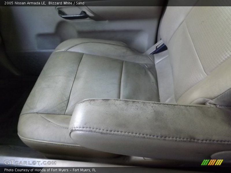 Blizzard White / Sand 2005 Nissan Armada LE