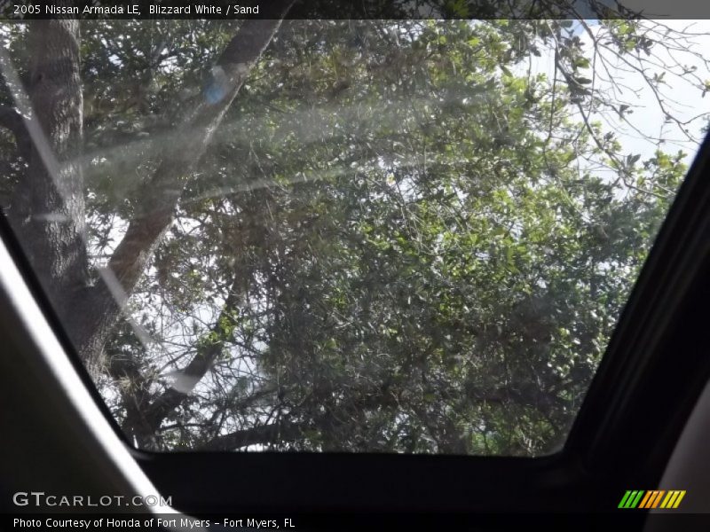 Blizzard White / Sand 2005 Nissan Armada LE