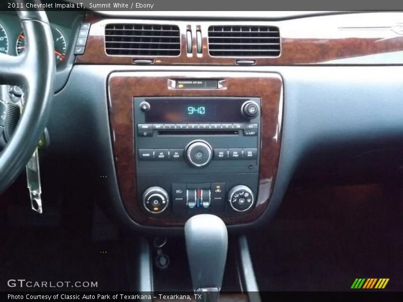Summit White / Ebony 2011 Chevrolet Impala LT