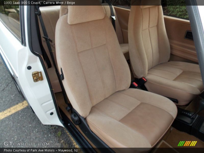 Carrera White / Beige 1993 Saab 900 S Coupe