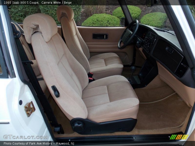 Carrera White / Beige 1993 Saab 900 S Coupe