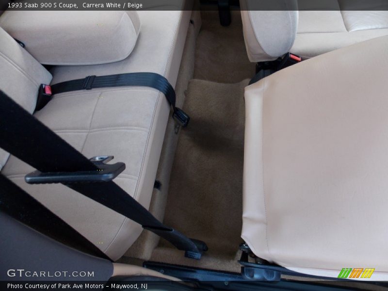Carrera White / Beige 1993 Saab 900 S Coupe