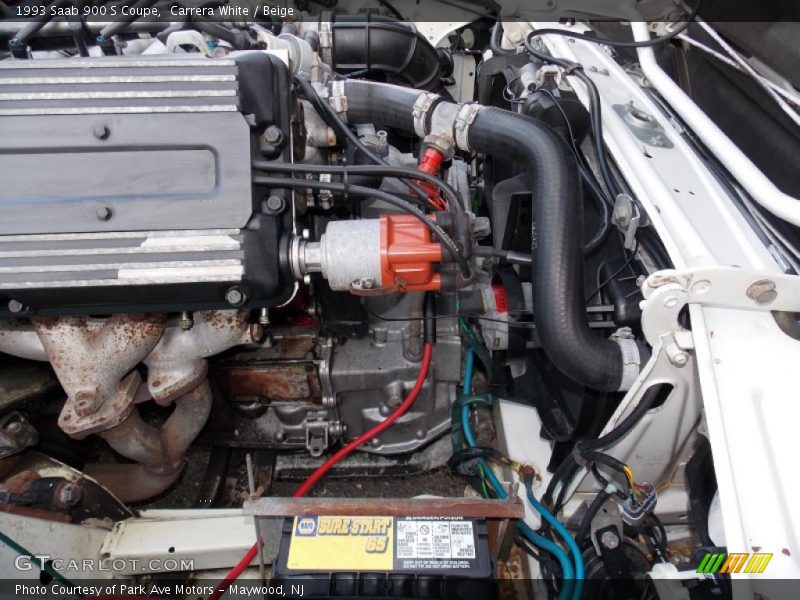 Carrera White / Beige 1993 Saab 900 S Coupe