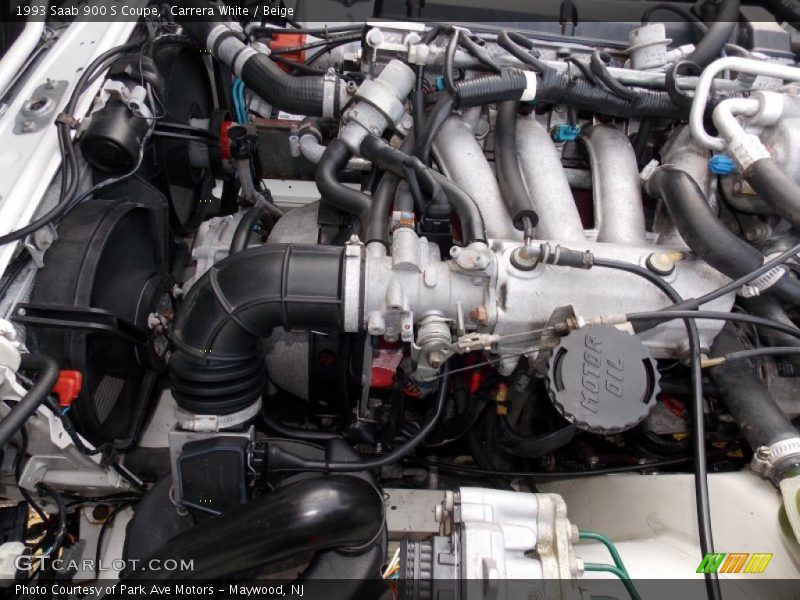 Carrera White / Beige 1993 Saab 900 S Coupe