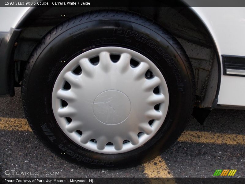 Carrera White / Beige 1993 Saab 900 S Coupe