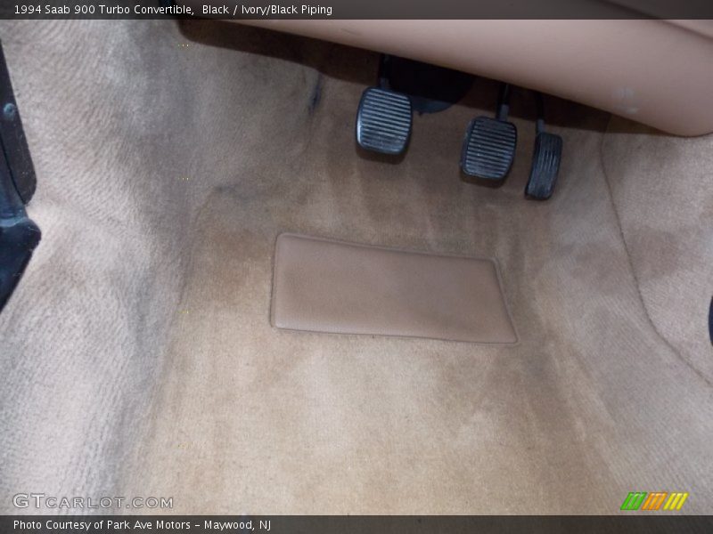 Black / Ivory/Black Piping 1994 Saab 900 Turbo Convertible