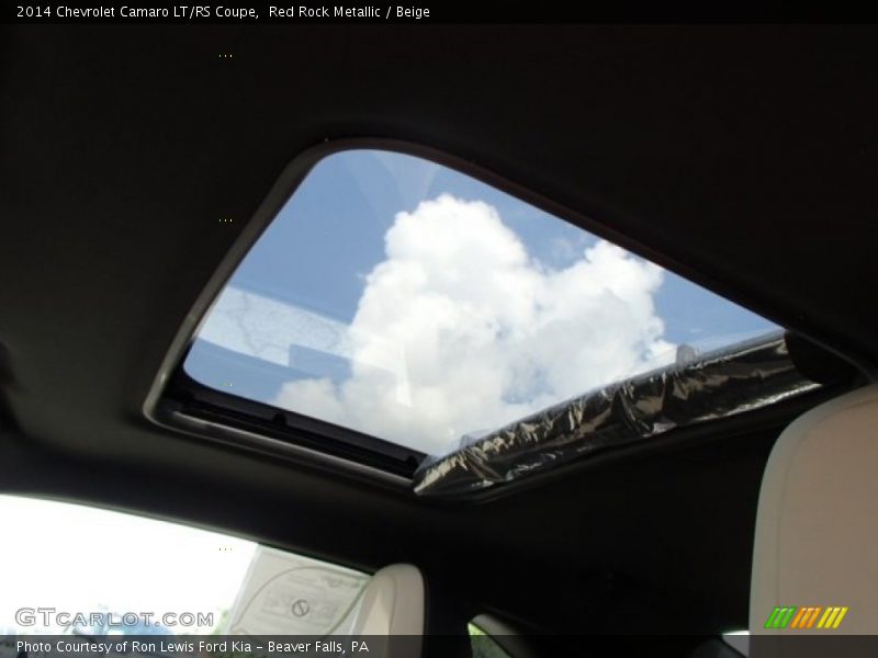Sunroof of 2014 Camaro LT/RS Coupe