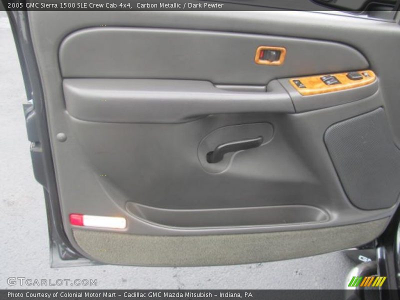 Door Panel of 2005 Sierra 1500 SLE Crew Cab 4x4