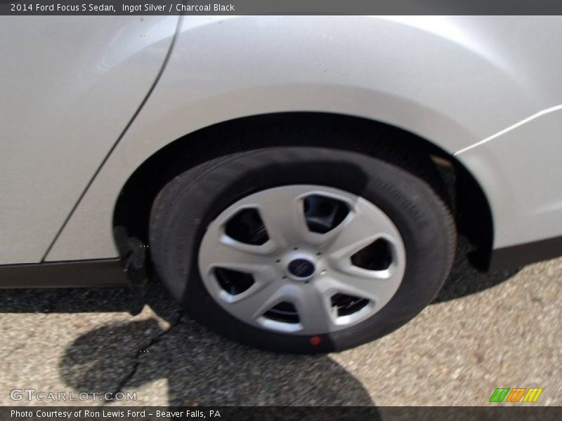 Ingot Silver / Charcoal Black 2014 Ford Focus S Sedan