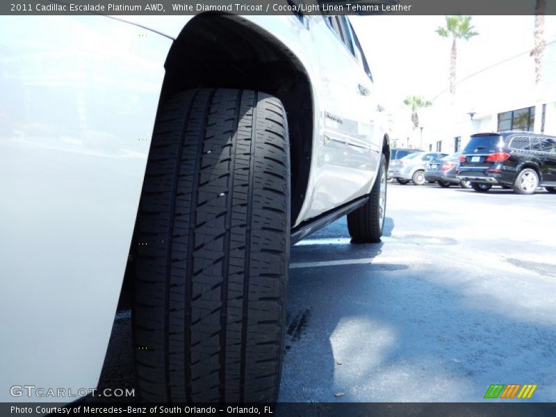 White Diamond Tricoat / Cocoa/Light Linen Tehama Leather 2011 Cadillac Escalade Platinum AWD