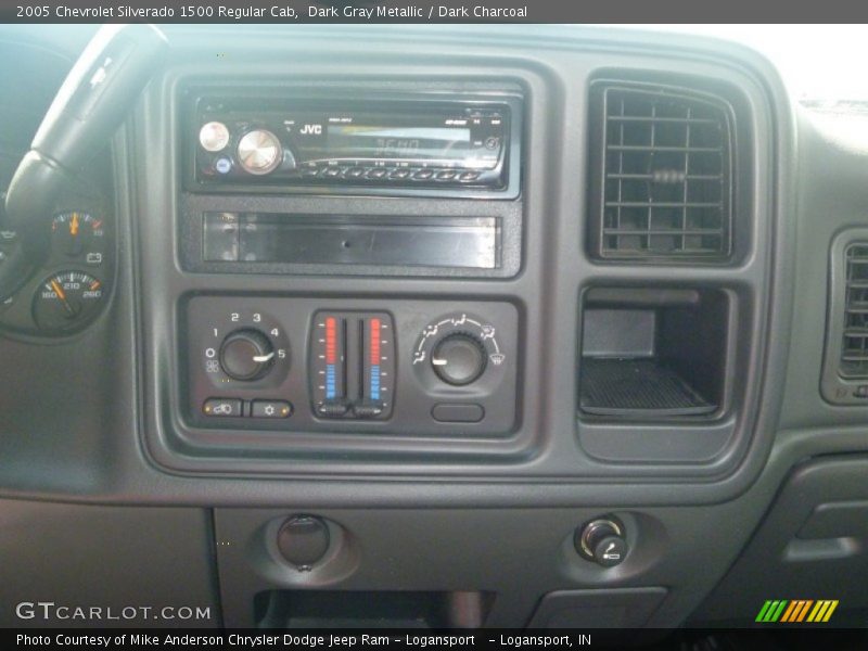 Dark Gray Metallic / Dark Charcoal 2005 Chevrolet Silverado 1500 Regular Cab