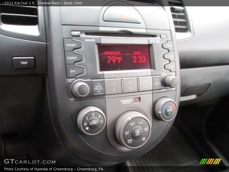 Shadow Black / Black Cloth 2011 Kia Soul 1.6