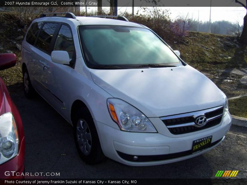 Cosmic White / Gray 2007 Hyundai Entourage GLS