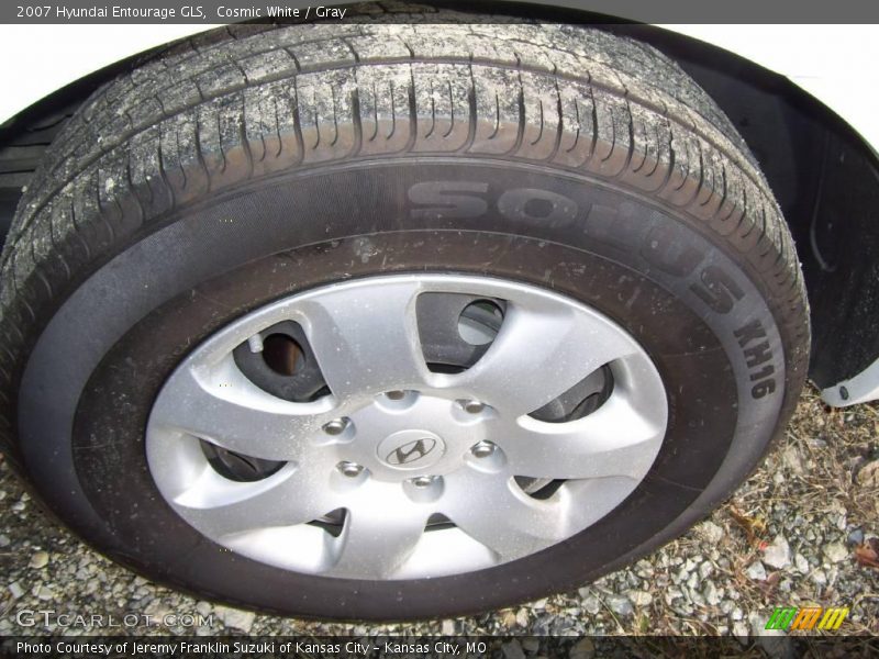 Cosmic White / Gray 2007 Hyundai Entourage GLS