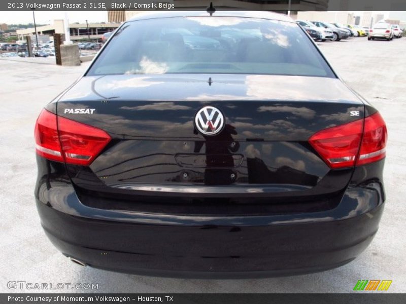 Black / Cornsilk Beige 2013 Volkswagen Passat 2.5L SE