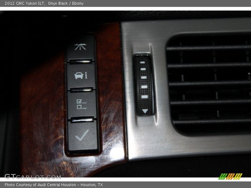 Onyx Black / Ebony 2012 GMC Yukon SLT