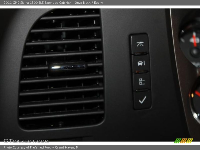 Onyx Black / Ebony 2011 GMC Sierra 1500 SLE Extended Cab 4x4