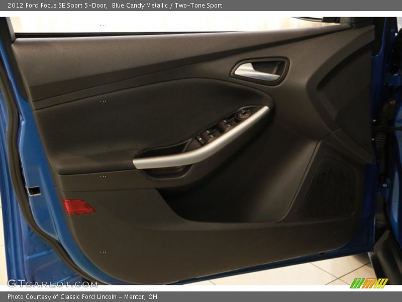 Blue Candy Metallic / Two-Tone Sport 2012 Ford Focus SE Sport 5-Door