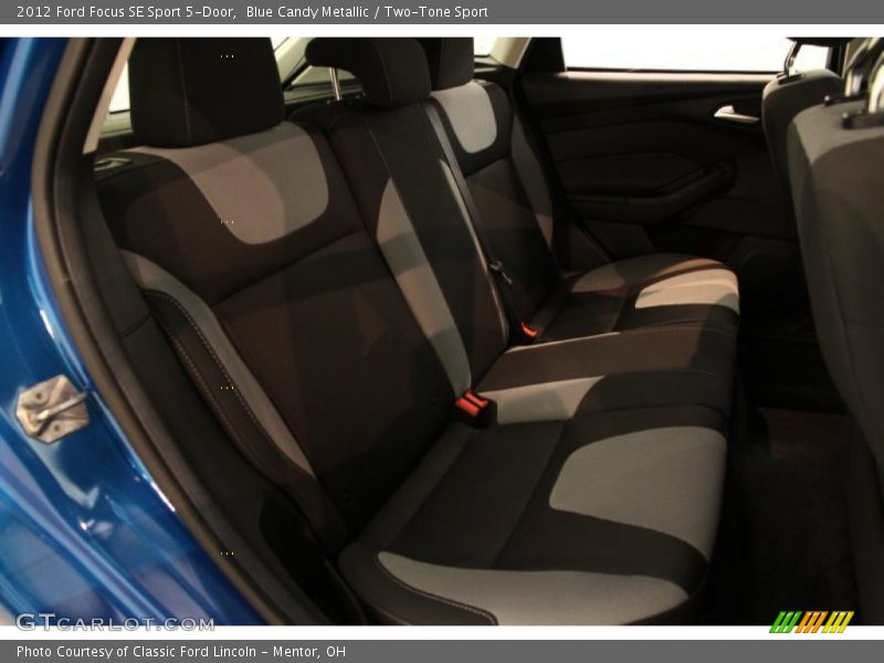 Blue Candy Metallic / Two-Tone Sport 2012 Ford Focus SE Sport 5-Door