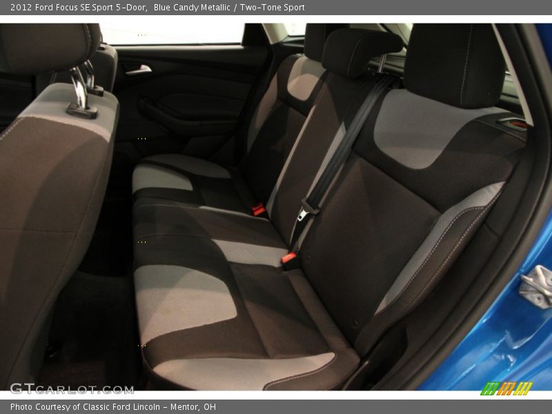 Blue Candy Metallic / Two-Tone Sport 2012 Ford Focus SE Sport 5-Door