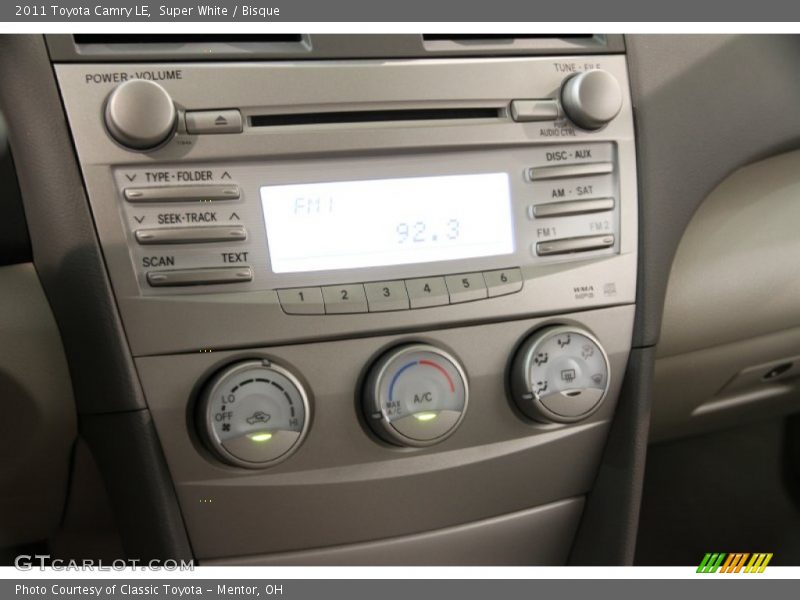 Super White / Bisque 2011 Toyota Camry LE