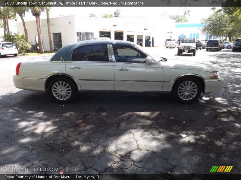 White Pearl / Dark Stone/Medium Light Stone 2003 Lincoln Town Car Signature