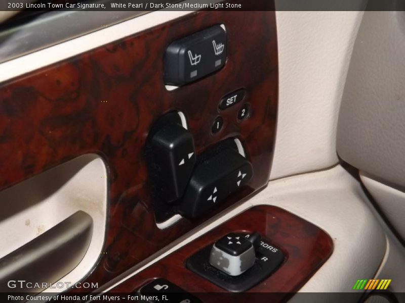 White Pearl / Dark Stone/Medium Light Stone 2003 Lincoln Town Car Signature