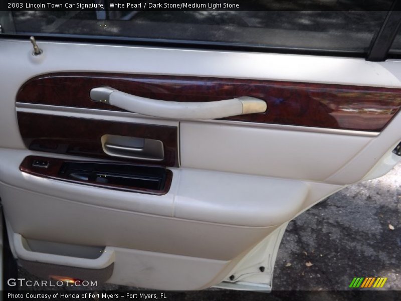 White Pearl / Dark Stone/Medium Light Stone 2003 Lincoln Town Car Signature