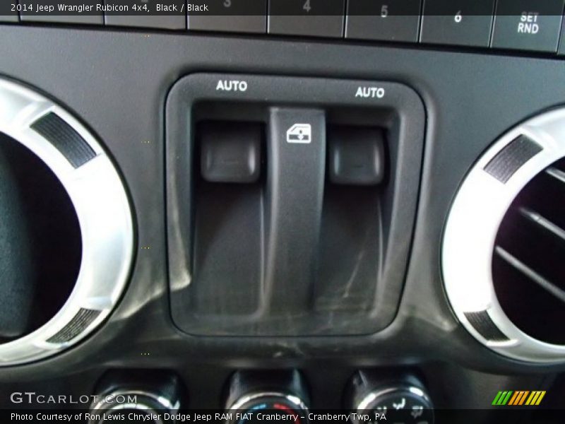Controls of 2014 Wrangler Rubicon 4x4
