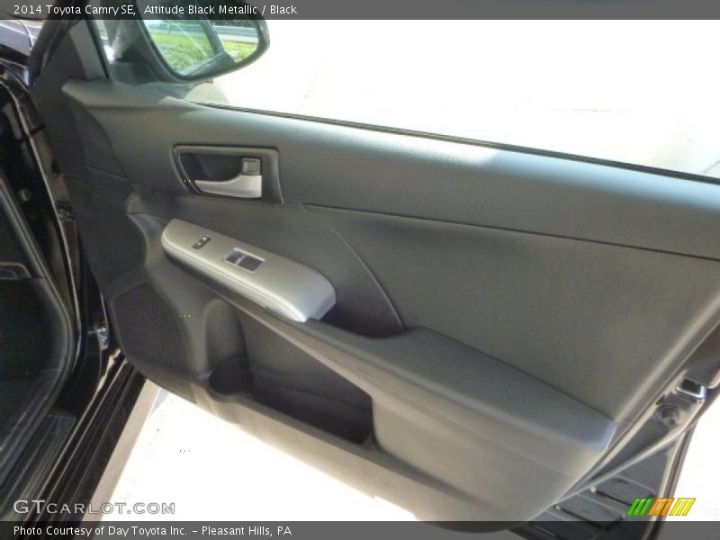 Attitude Black Metallic / Black 2014 Toyota Camry SE