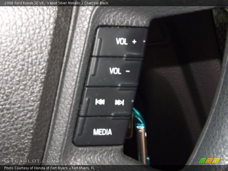 Vapor Silver Metallic / Charcoal Black 2008 Ford Fusion SE V6