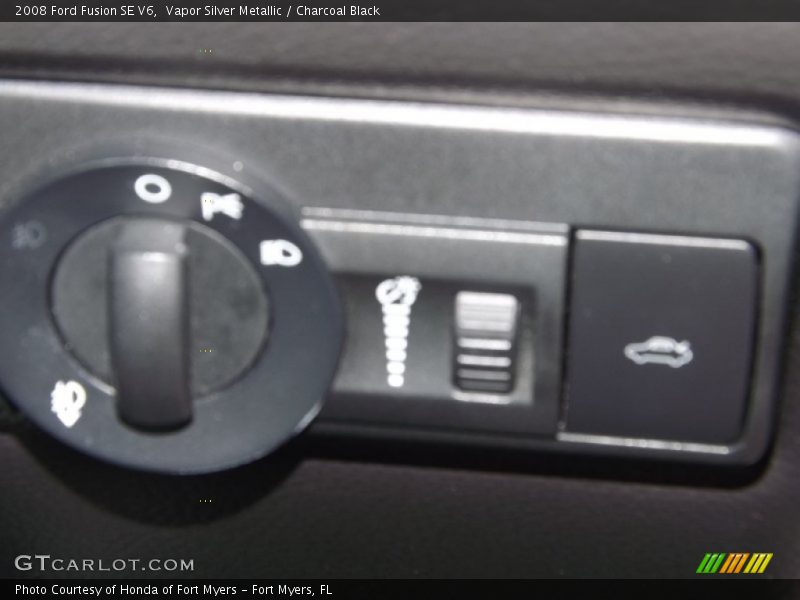 Vapor Silver Metallic / Charcoal Black 2008 Ford Fusion SE V6