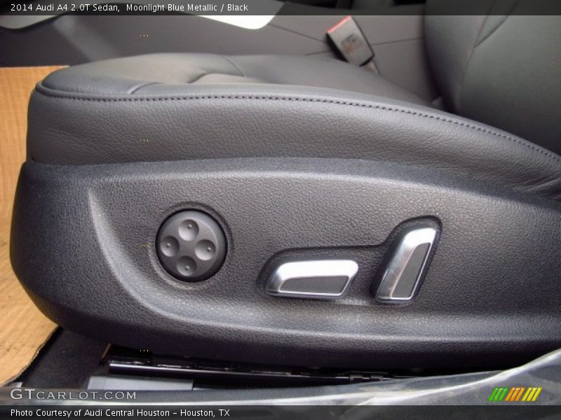 Controls of 2014 A4 2.0T Sedan