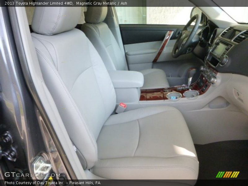 Magnetic Gray Metallic / Ash 2013 Toyota Highlander Limited 4WD