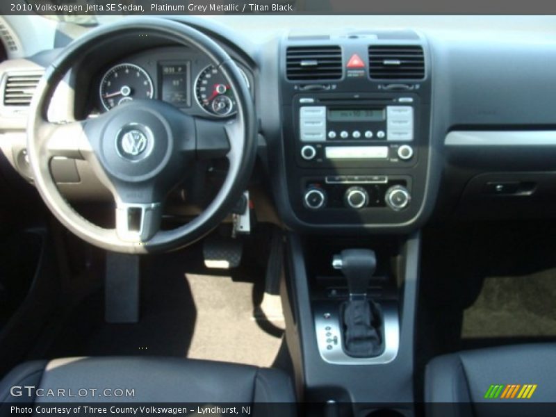 Platinum Grey Metallic / Titan Black 2010 Volkswagen Jetta SE Sedan