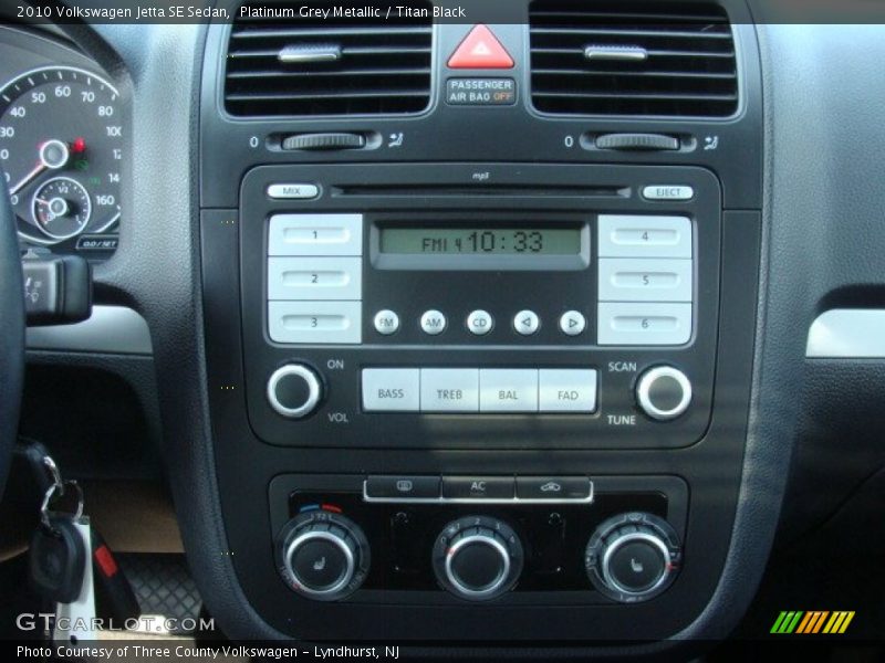 Platinum Grey Metallic / Titan Black 2010 Volkswagen Jetta SE Sedan