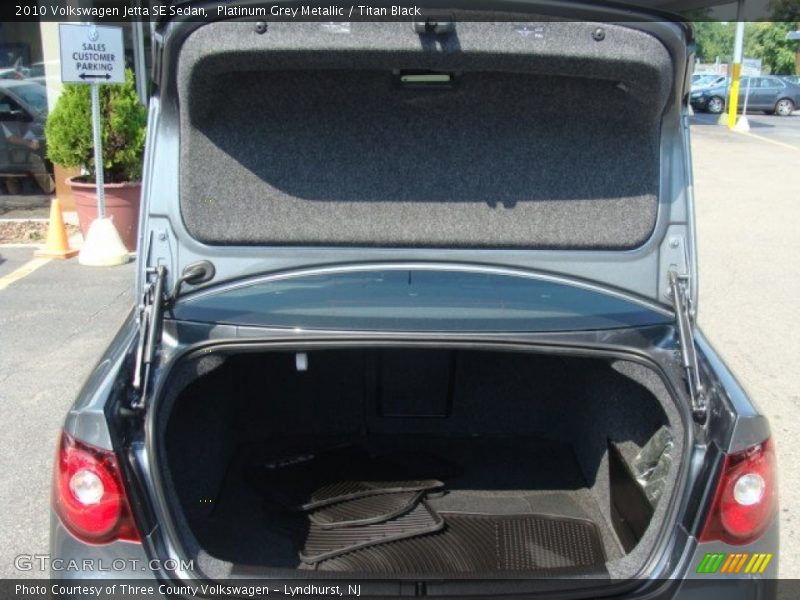 Platinum Grey Metallic / Titan Black 2010 Volkswagen Jetta SE Sedan